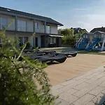 Seo2 - Z Osobnym Wejsciem, Grzany Basen, Darmowe Sauny, Parking, Grill, Wifi * Rewal