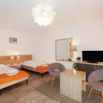 Seo2 - Z Osobnym Wejsciem, Grzany Basen, Darmowe Sauny, Parking, Grill, Wifi Rewal