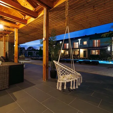 Seo2 - Z Osobnym Wejsciem, Grzany Basen, Darmowe Sauny, Parking, Grill, Wifi Lägenhet