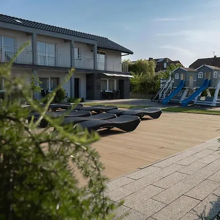 Seo2 - Z Osobnym Wejsciem, Grzany Basen, Darmowe Sauny, Parking, Grill, Wifi * Rewal