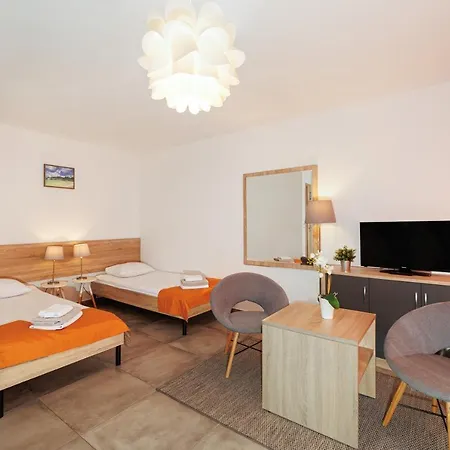 Seo2 - Z Osobnym Wejściem, Grzany Basen, Darmowe Sauny, Parking, Grill, Wifi Rewal